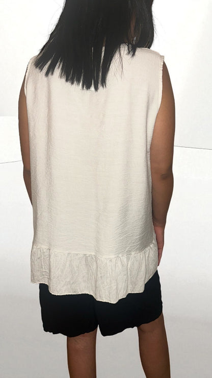 Look chic et décontracté avec ce haut léger et tendance